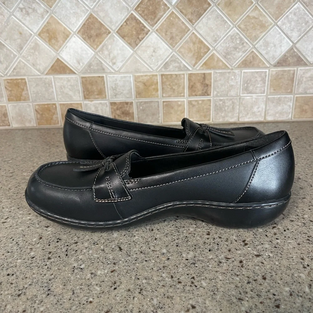 Clark’s Women’s Black Leather Loafers Size 9W Ortholite Footbed - Picture 4 of 9